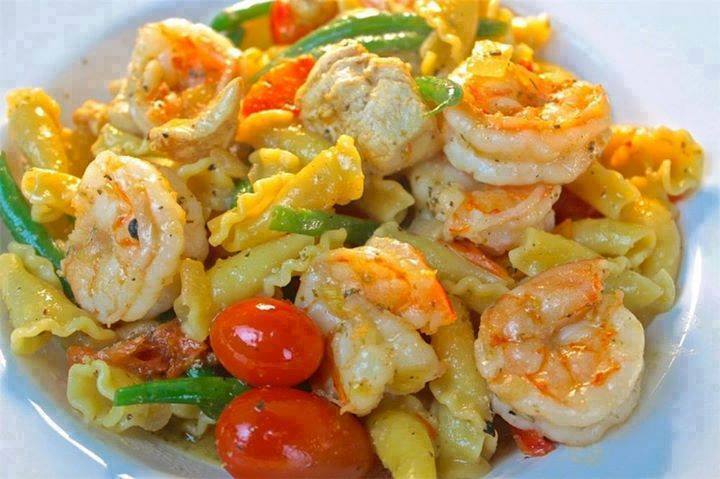 White Wine Pasta with Chicken & Shrimp! OHhh Yes!!! - loversrecipes