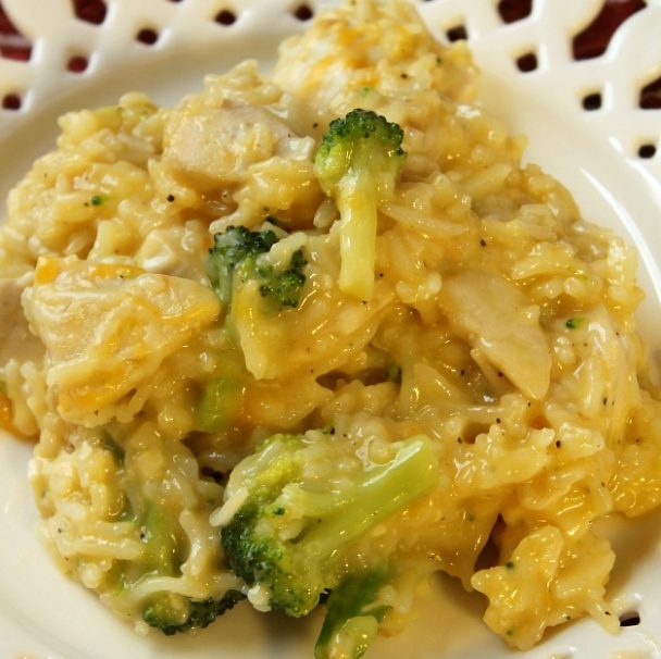 One Pot Creamy Cheesy Chicken Broccoli And Rice Skillet Loversrecipes