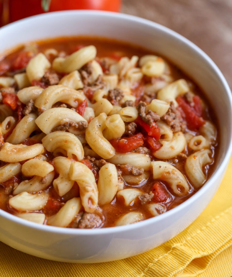 SLOW COOKER BEEF AND TOMATO MACARONI SOUP loversrecipes